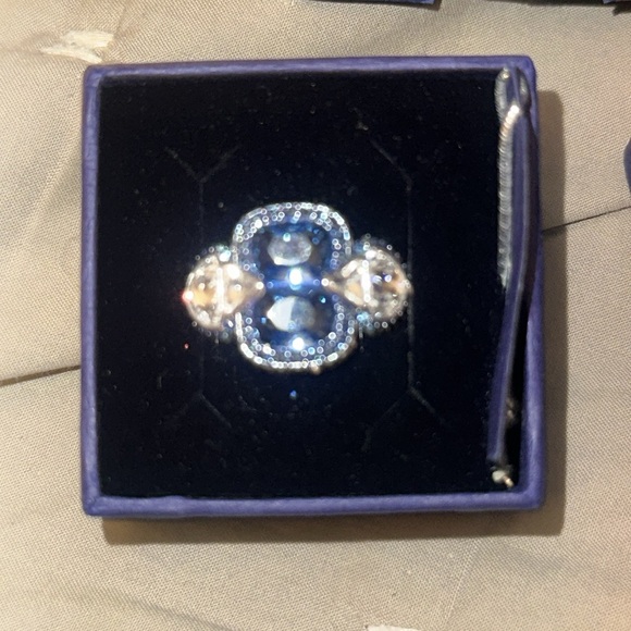 Stunning women’s Swarovski Lake cocktail ring in size 58. - Picture 3 of 5